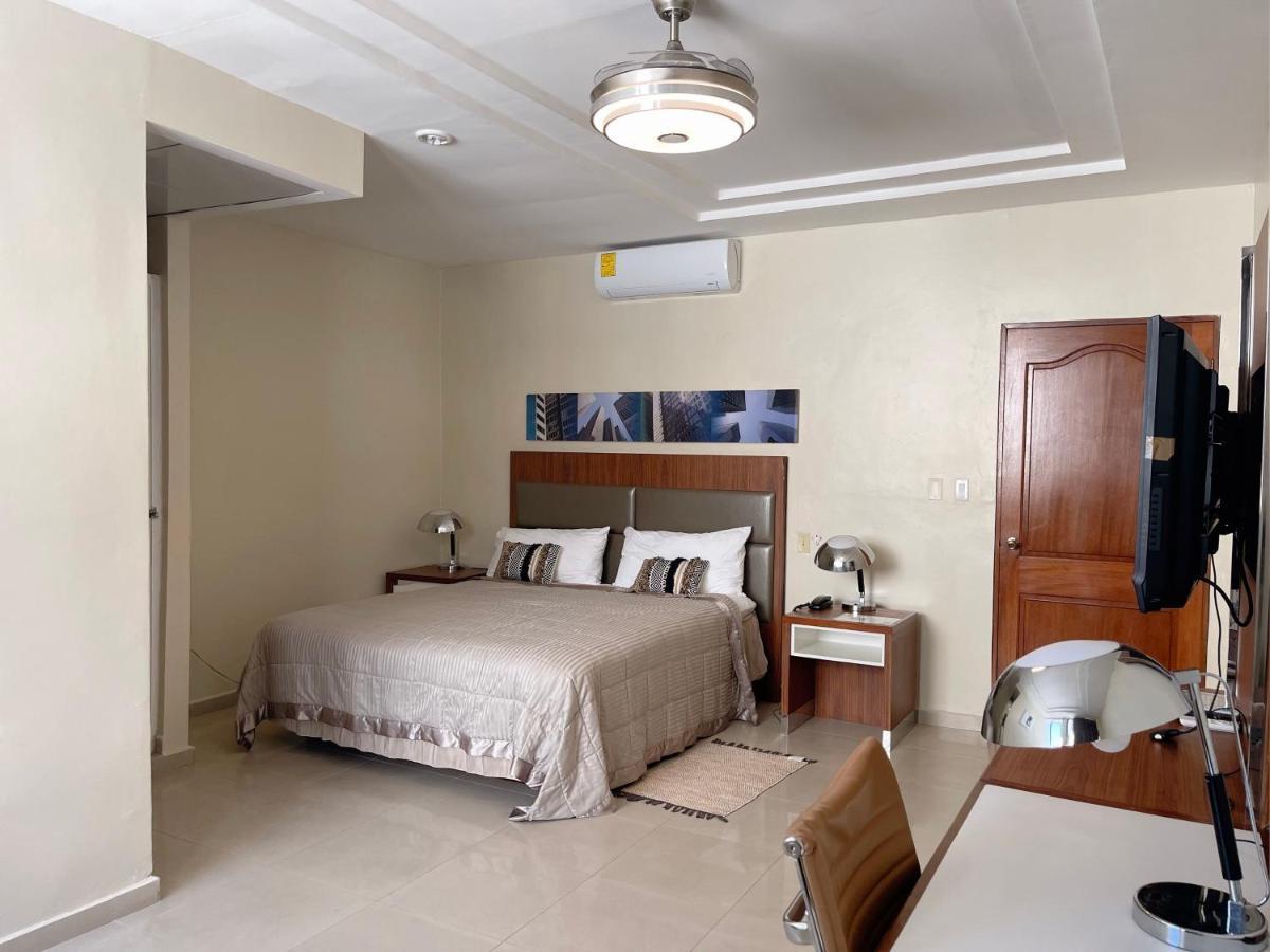 Hotel Libertad At Historic Main Street Saint-Domingue Extérieur photo