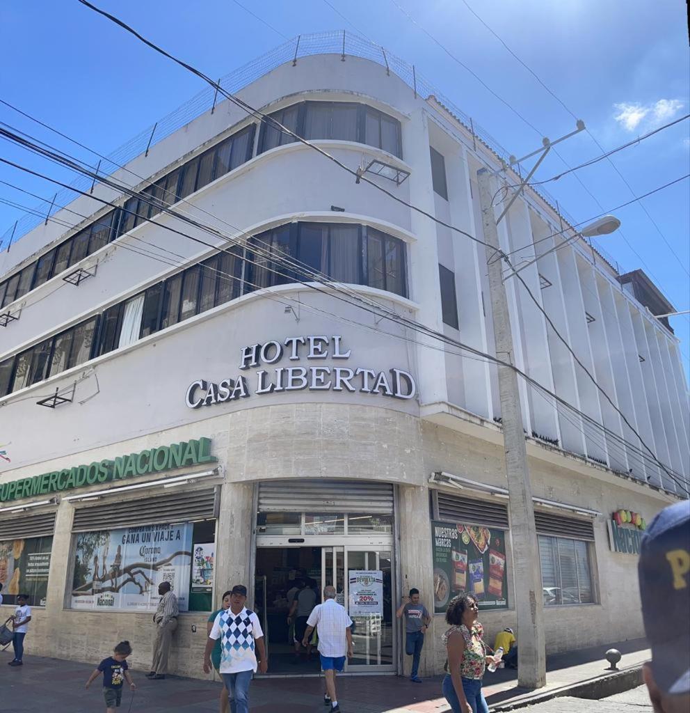 Hotel Libertad At Historic Main Street Saint-Domingue Extérieur photo