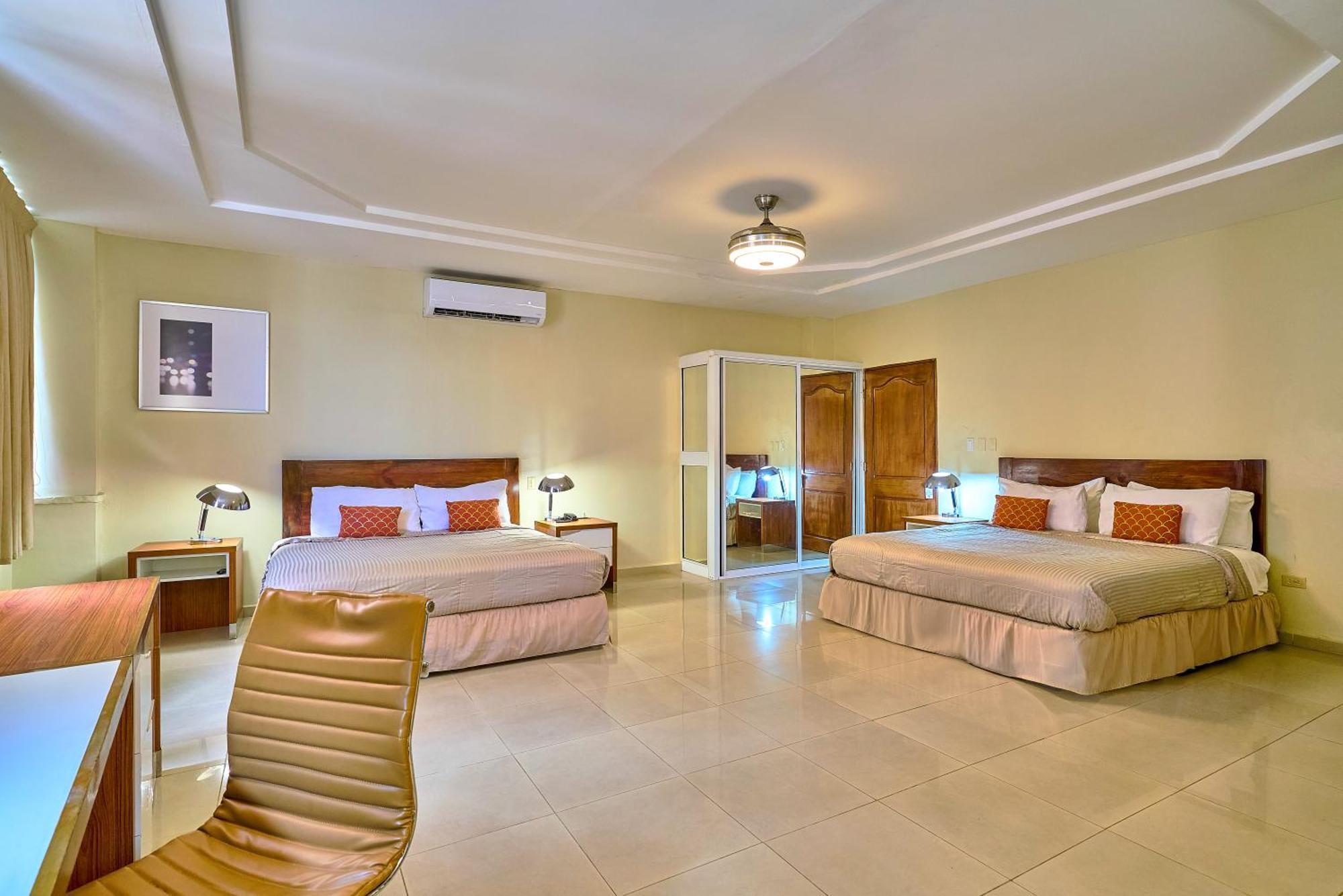 Hotel Libertad At Historic Main Street Saint-Domingue Extérieur photo