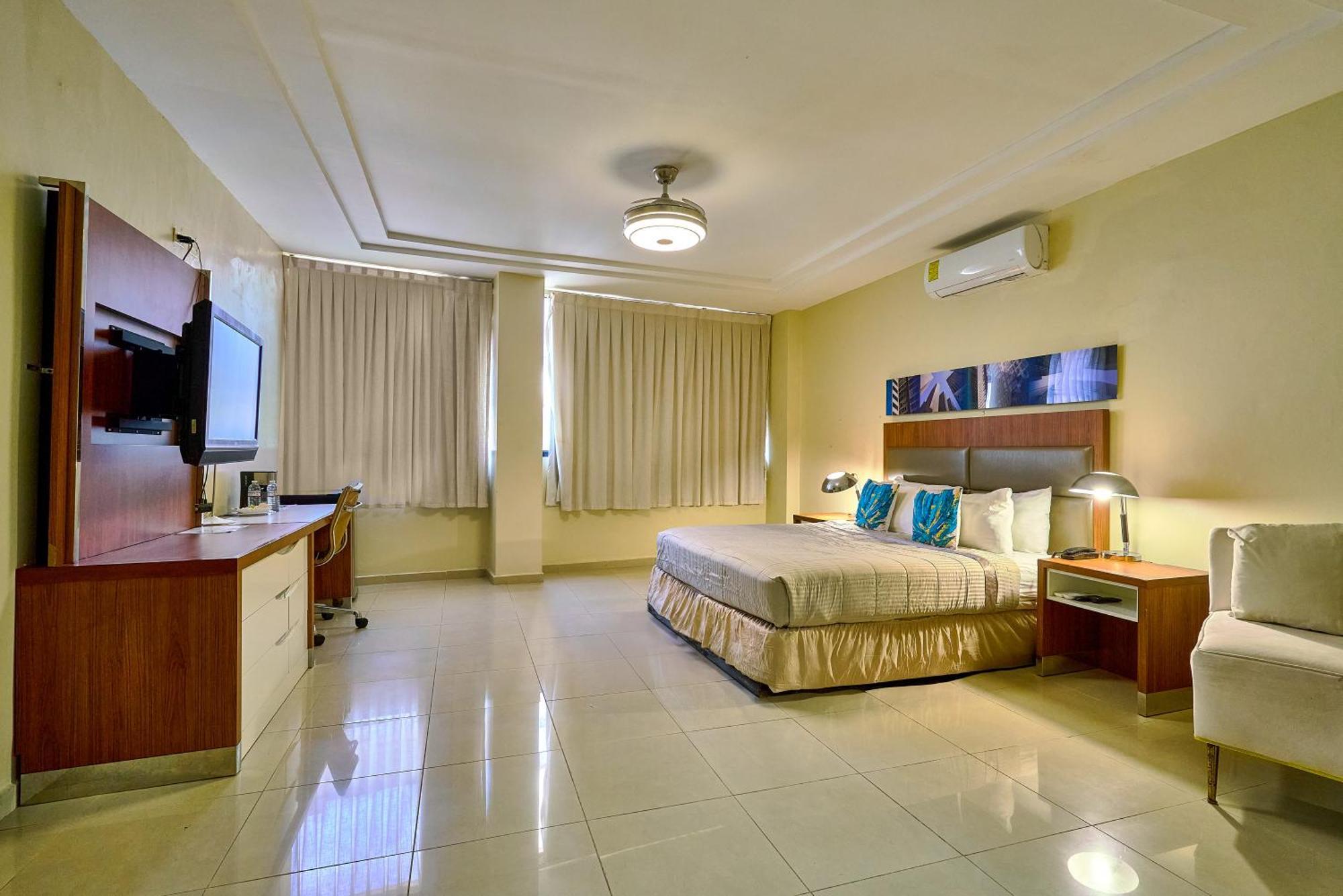 Hotel Libertad At Historic Main Street Saint-Domingue Extérieur photo