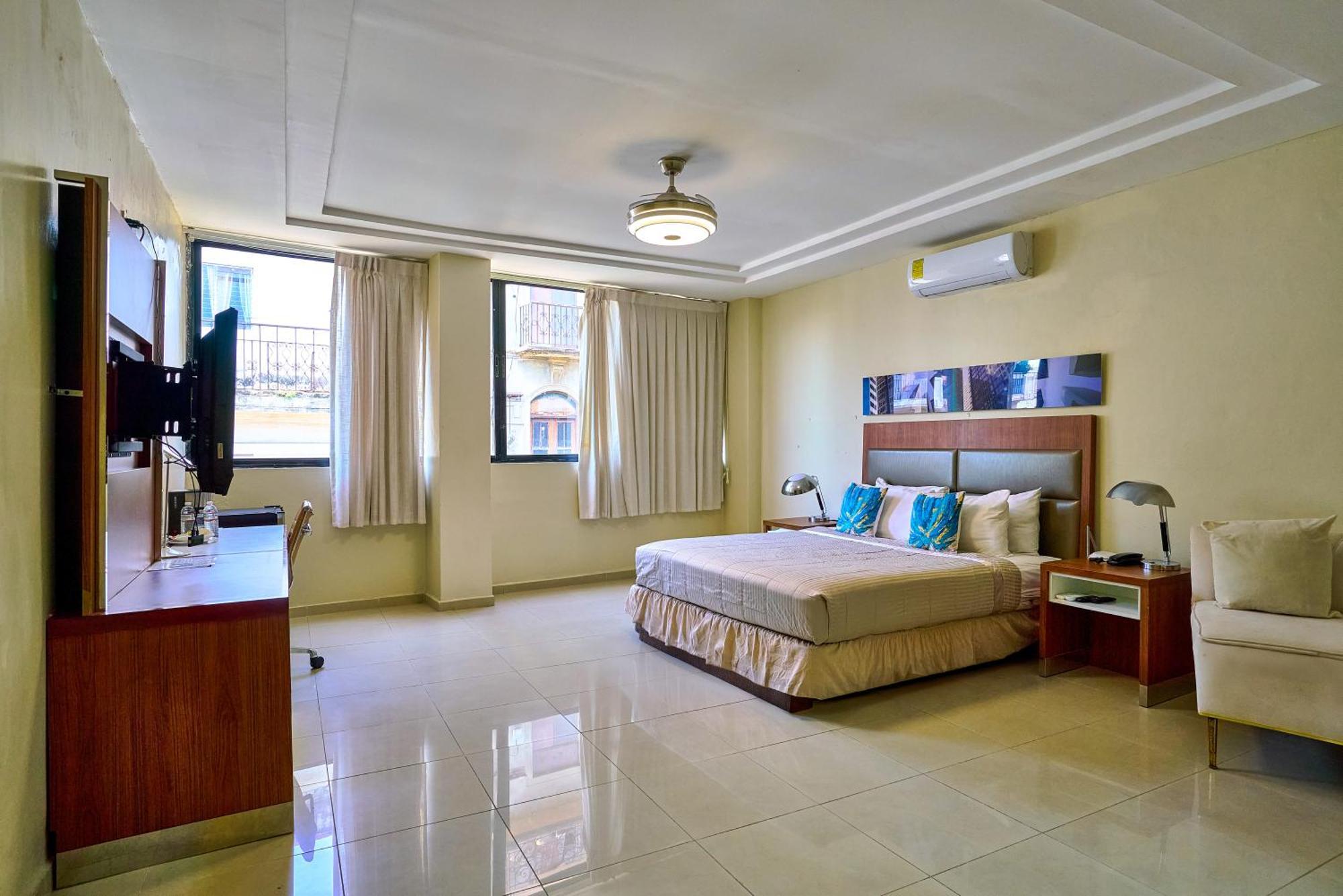 Hotel Libertad At Historic Main Street Saint-Domingue Extérieur photo